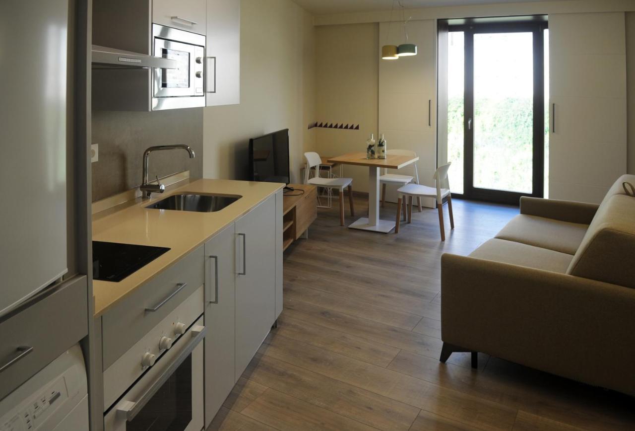 Apartamentos Turisticos Guiana ポンフェラダ エクステリア 写真
